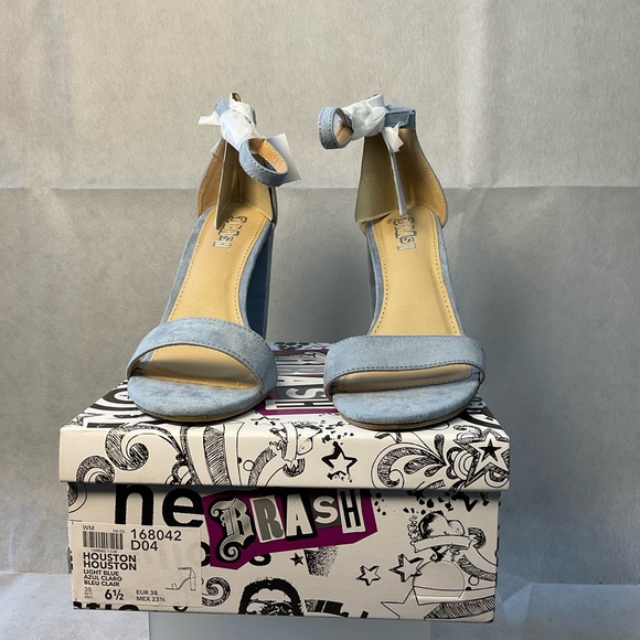 Brash Light Blue Suede Heels- New- Size 6.5 - Picture 2 of 8